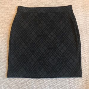 Loft skirt gray & black plaid sz M
